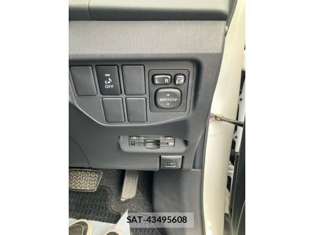 Toyota PRIUS 2014-02 8850405-14