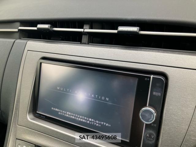Toyota PRIUS 2014-02 8850405-16