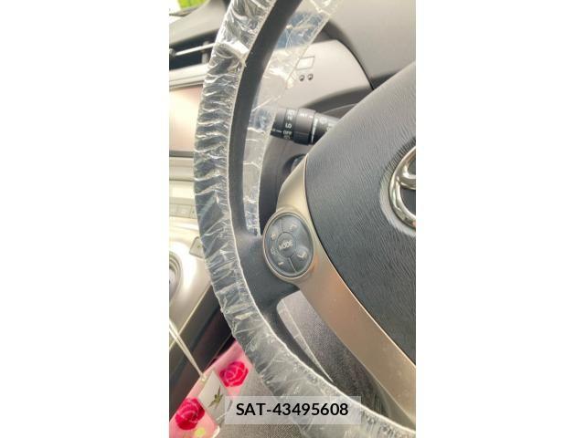 Toyota PRIUS 2014-02 8850405-21