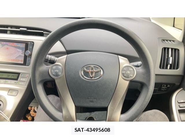 Toyota PRIUS 2014-02 8850405-22