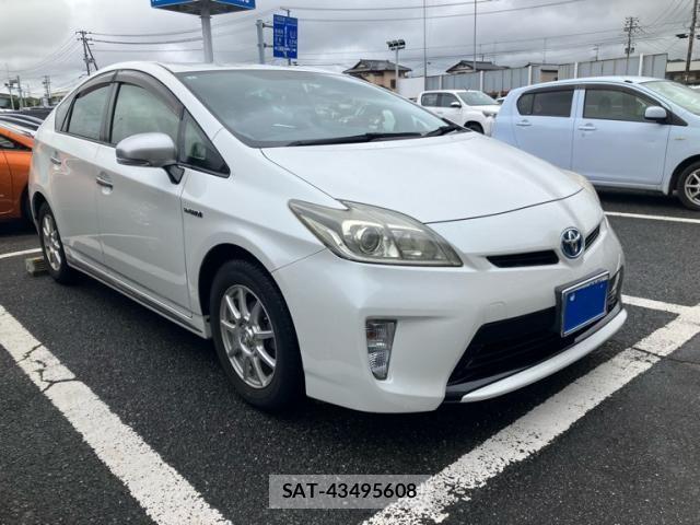 Toyota PRIUS 2014-02 8850405-3