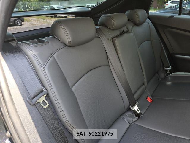 Toyota PRIUS 2019-08 8850381-23