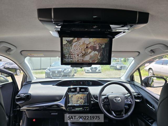 Toyota PRIUS 2019-08 8850381-25