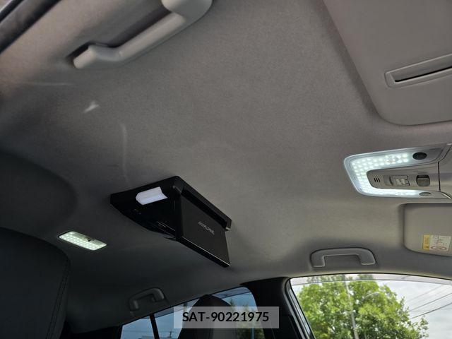 Toyota PRIUS 2019-08 8850381-26