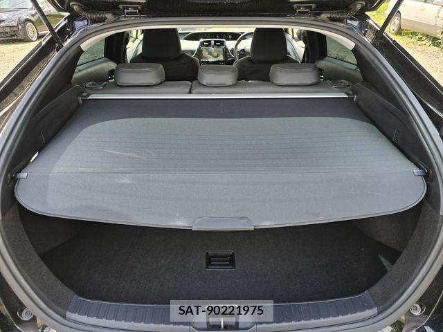 Toyota PRIUS 2019-08 8850381-27