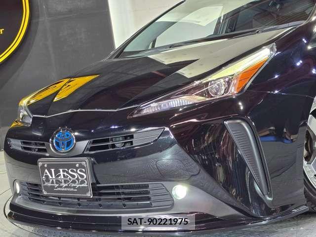 Toyota PRIUS 2019-08 8850381-6
