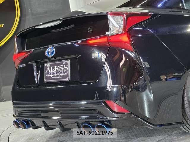 Toyota PRIUS 2019-08 8850381-7