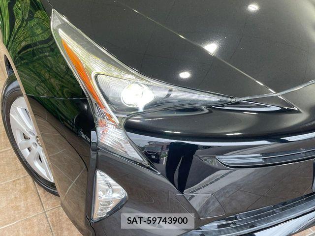 Toyota PRIUS 2017-09 8850386-11