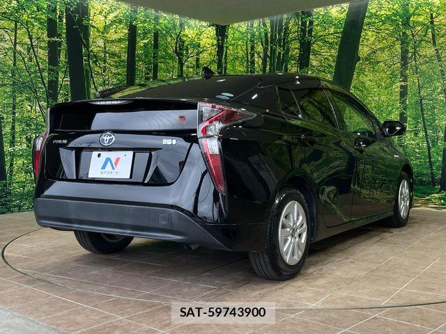 Toyota PRIUS 2017-09 8850386-16