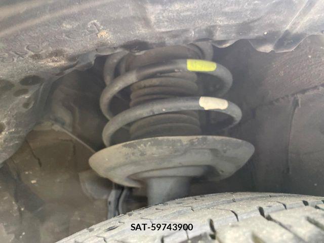 Toyota PRIUS 2017-09 8850386-19