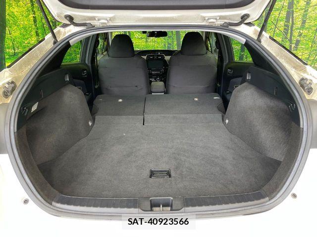 Toyota PRIUS 2019-08 8850391-10