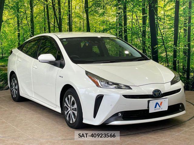 Toyota PRIUS 2019-08 8850391-16