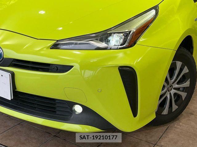 Toyota PRIUS 2019-06 8850396-11