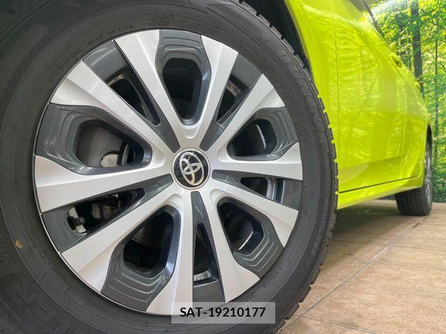 Toyota PRIUS 2019-06 8850396-12