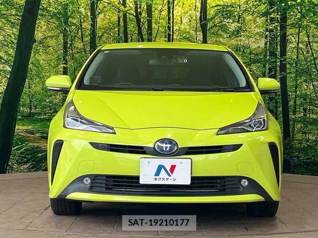 Toyota PRIUS 2019-06 8850396-13