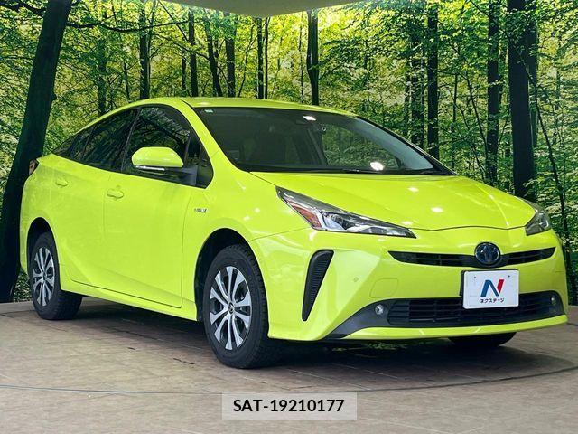 Toyota PRIUS 2019-06 8850396-15