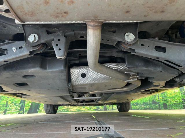Toyota PRIUS 2019-06 8850396-18