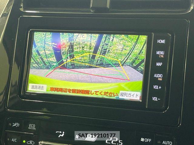 Toyota PRIUS 2019-06 8850396-3
