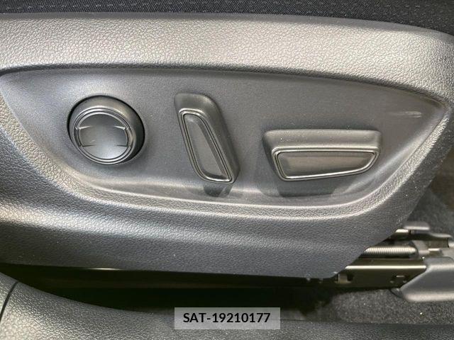 Toyota PRIUS 2019-06 8850396-5