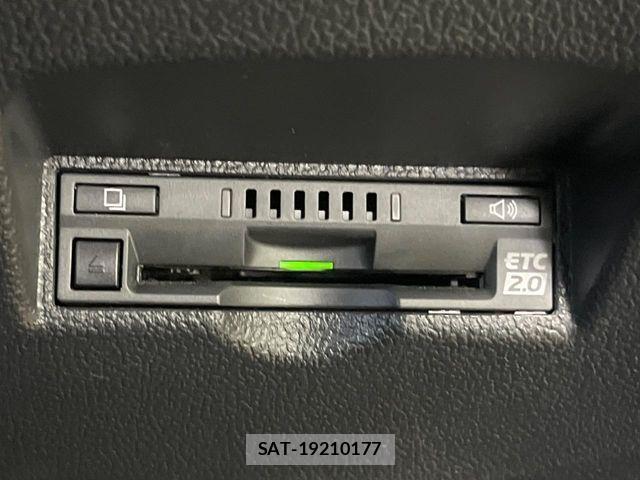 Toyota PRIUS 2019-06 8850396-6