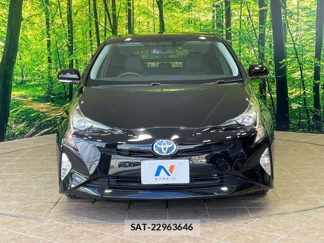Toyota PRIUS 2017-01 8850389-14