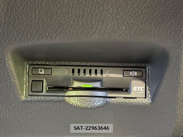 Toyota PRIUS 2017-01 8850389-7