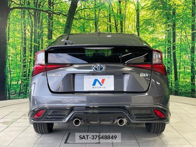 Toyota PRIUS 2019-09 8849343-14