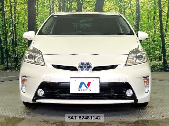 Toyota PRIUS 2015-10 8850397-12