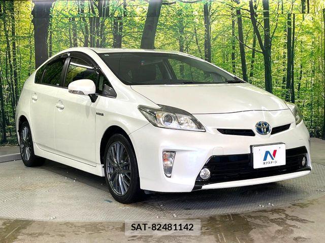 Toyota PRIUS 2015-10 8850397-14