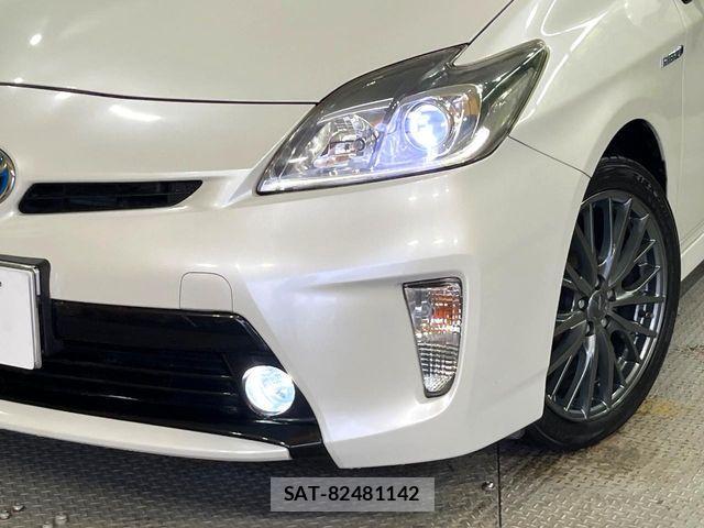 Toyota PRIUS 2015-10 8850397-6