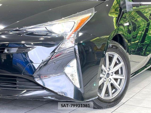 Toyota PRIUS 2016-05 8849847-11