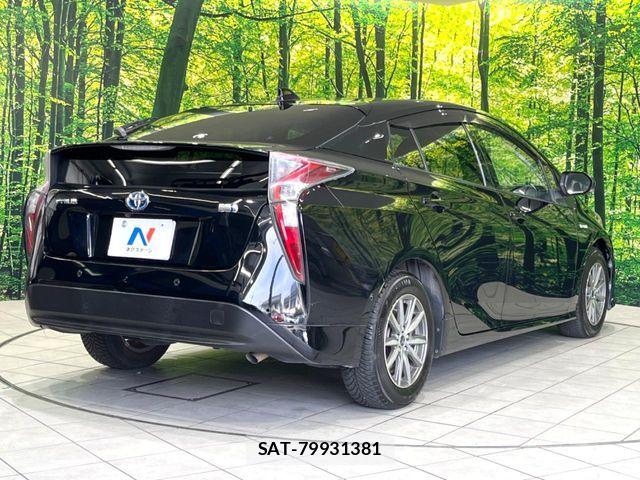 Toyota PRIUS 2016-05 8849847-16