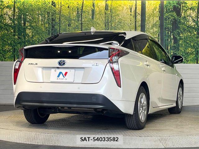 Toyota PRIUS 2018-09 8850393-16