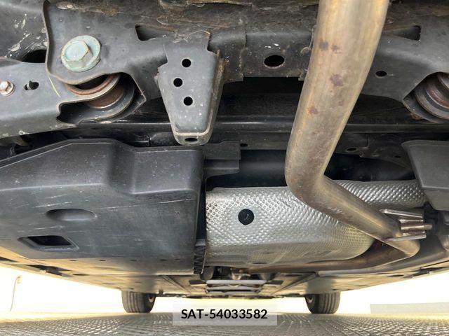 Toyota PRIUS 2018-09 8850393-18