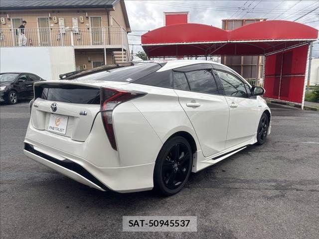Toyota PRIUS 2016-01 8850402-17