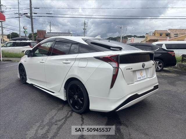 Toyota PRIUS 2016-01 8850402-19