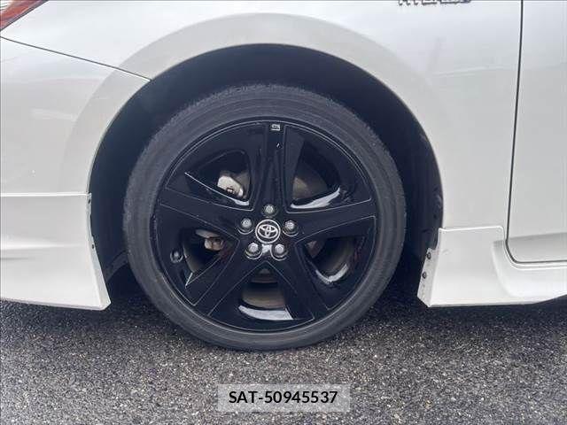 Toyota PRIUS 2016-01 8850402-26