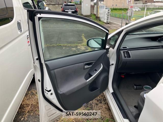 Toyota PRIUS 2009-10 8849888-12