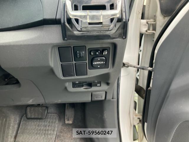 Toyota PRIUS 2009-10 8849888-21