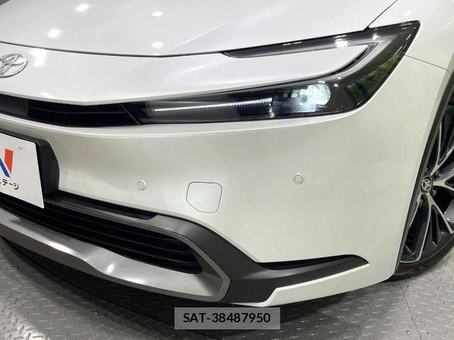 Toyota PRIUS 2023-12 8850377-13