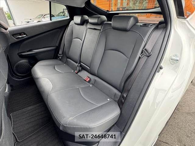 Toyota PRIUS 2016-01 8850384-17