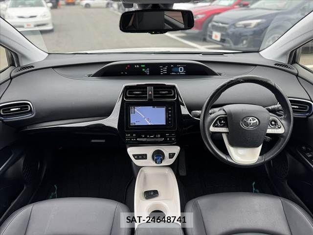 Toyota PRIUS 2016-01 8850384-1
