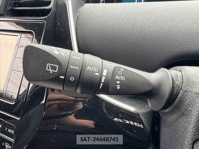 Toyota PRIUS 2016-01 8850384-25