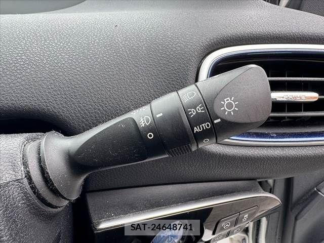 Toyota PRIUS 2016-01 8850384-26