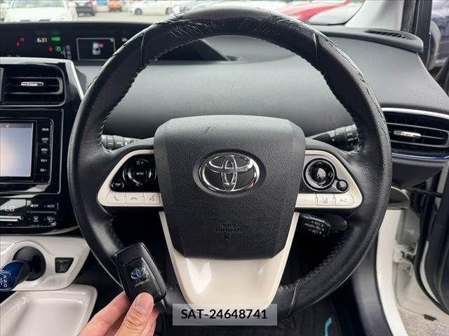 Toyota PRIUS 2016-01 8850384-6