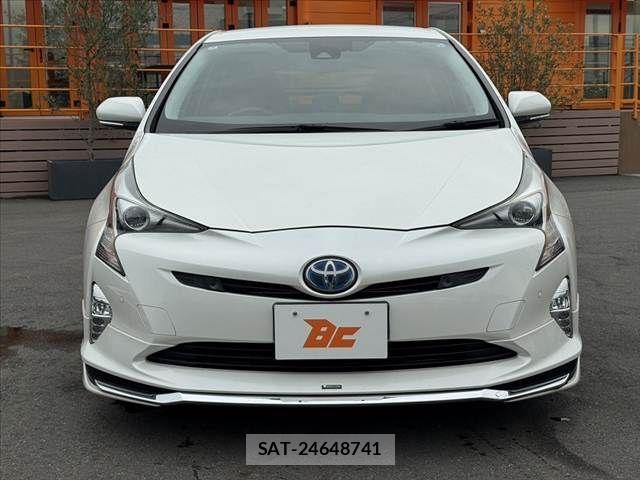 Toyota PRIUS 2016-01 8850384-8