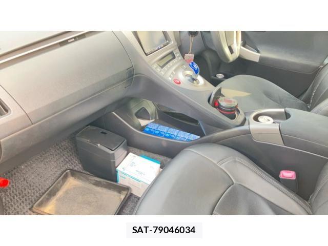 Toyota PRIUS 2012-07 8850413-11
