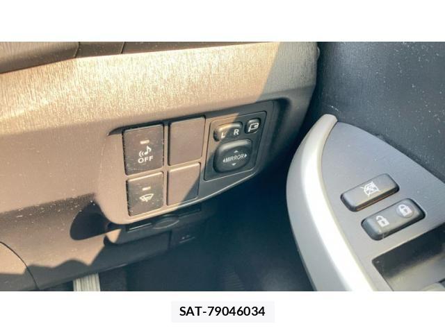 Toyota PRIUS 2012-07 8850413-17