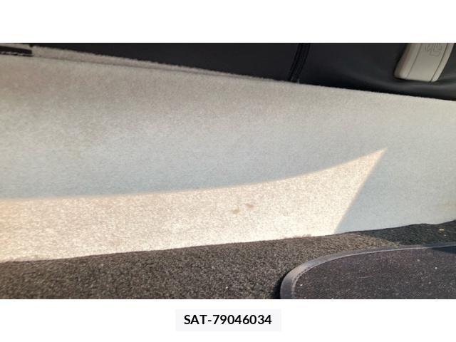 Toyota PRIUS 2012-07 8850413-26