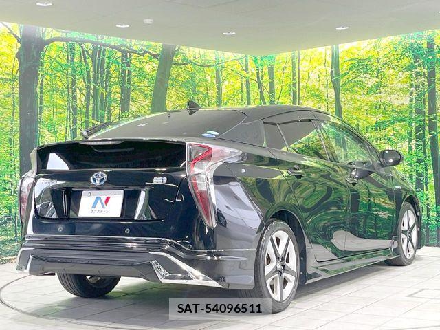 Toyota PRIUS 2016-06 8850382-16